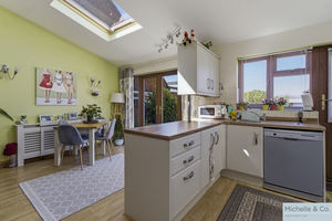 Kitchen- click for photo gallery